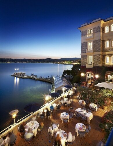 Внешний вид отеля Hotel Belles Rives в Антибе, фото 2