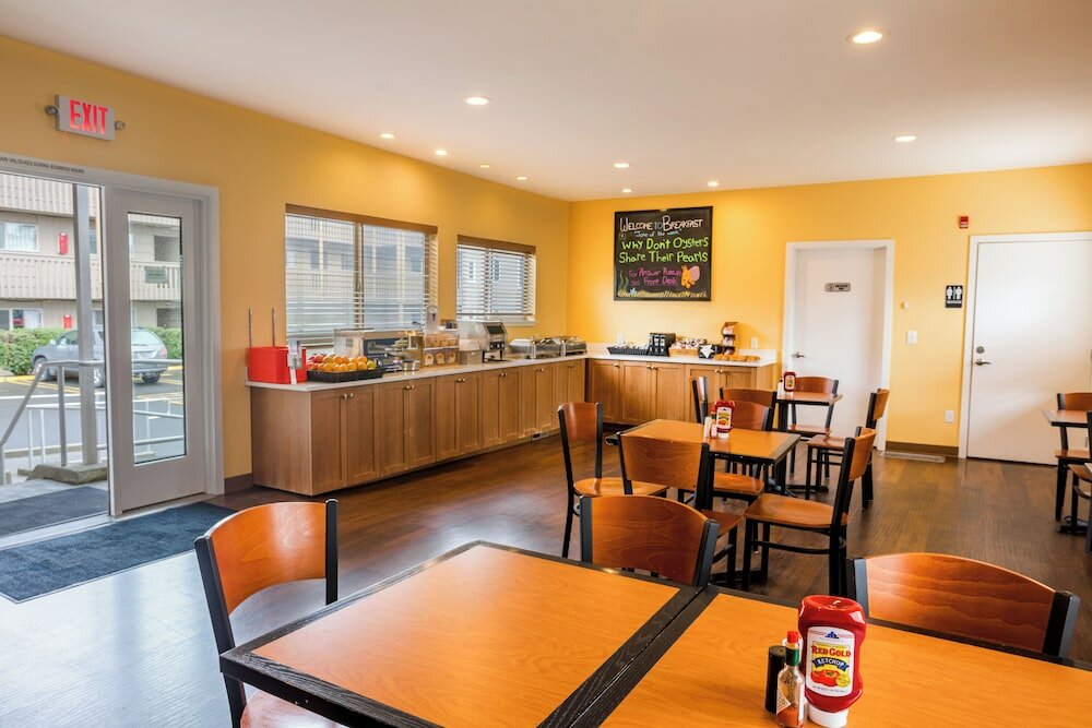 Фото Ebb Tide Oceanfront Inn