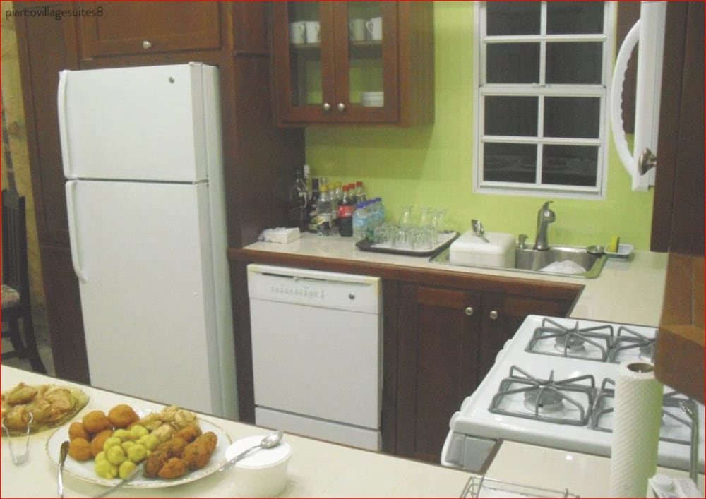 Фото Piarco Village Suites