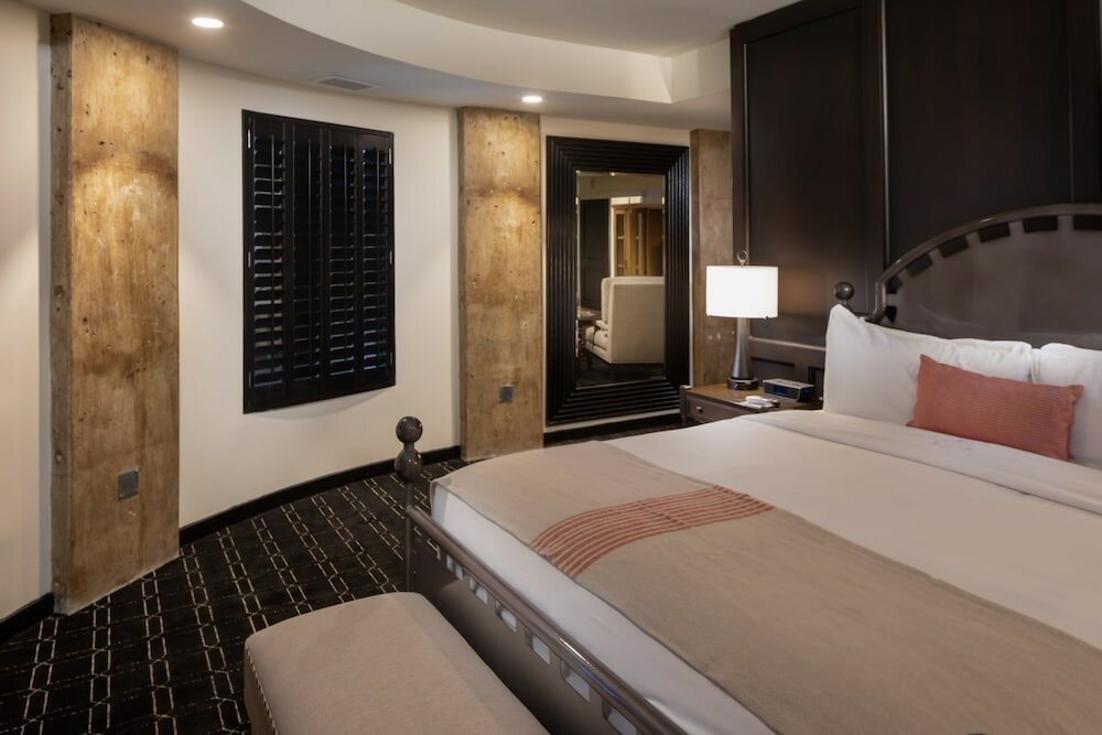 Фото Valencia Riverwalk