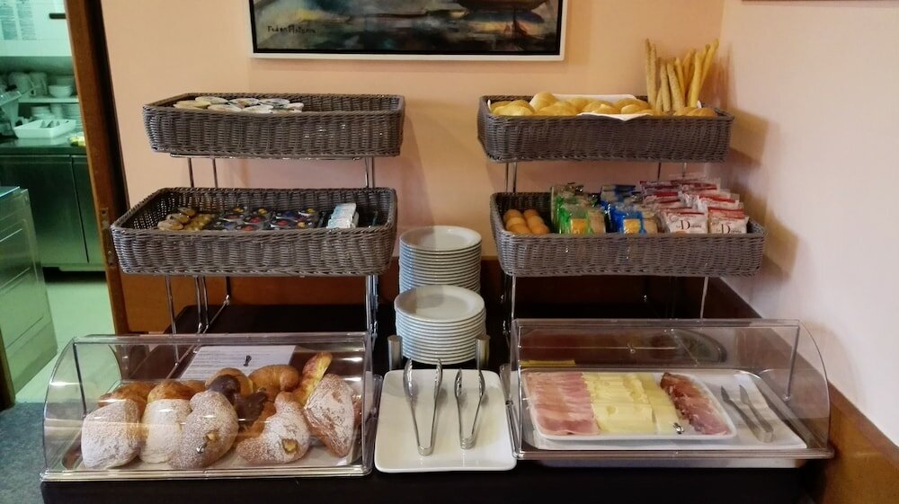 Фото Albergo Delle Alpi
