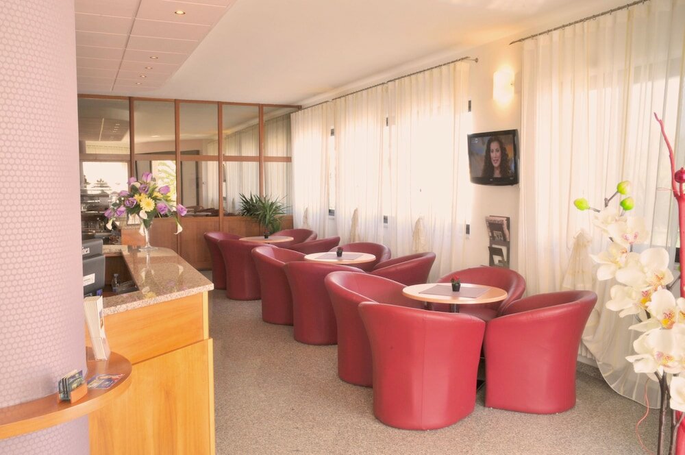 Фото Genius Hotel