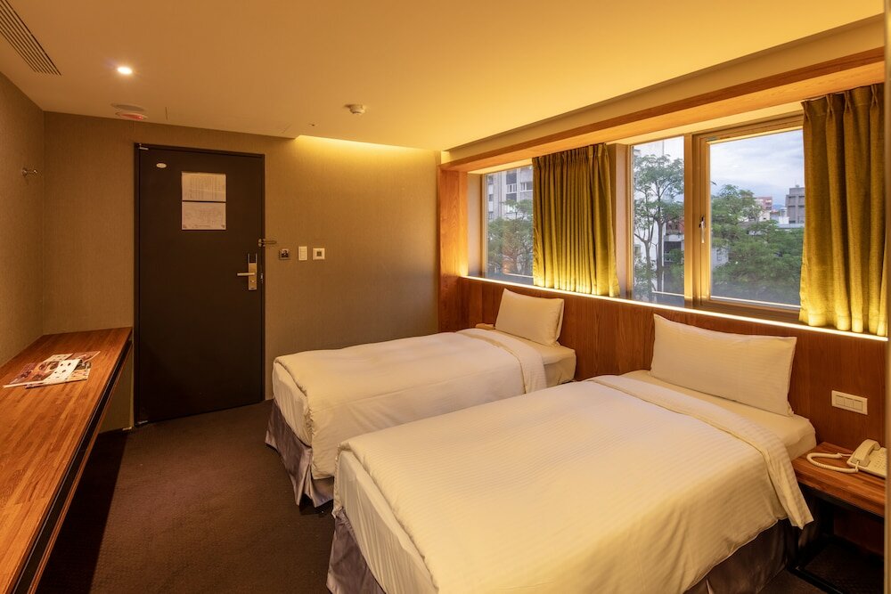 Фото Goodmore Hotel