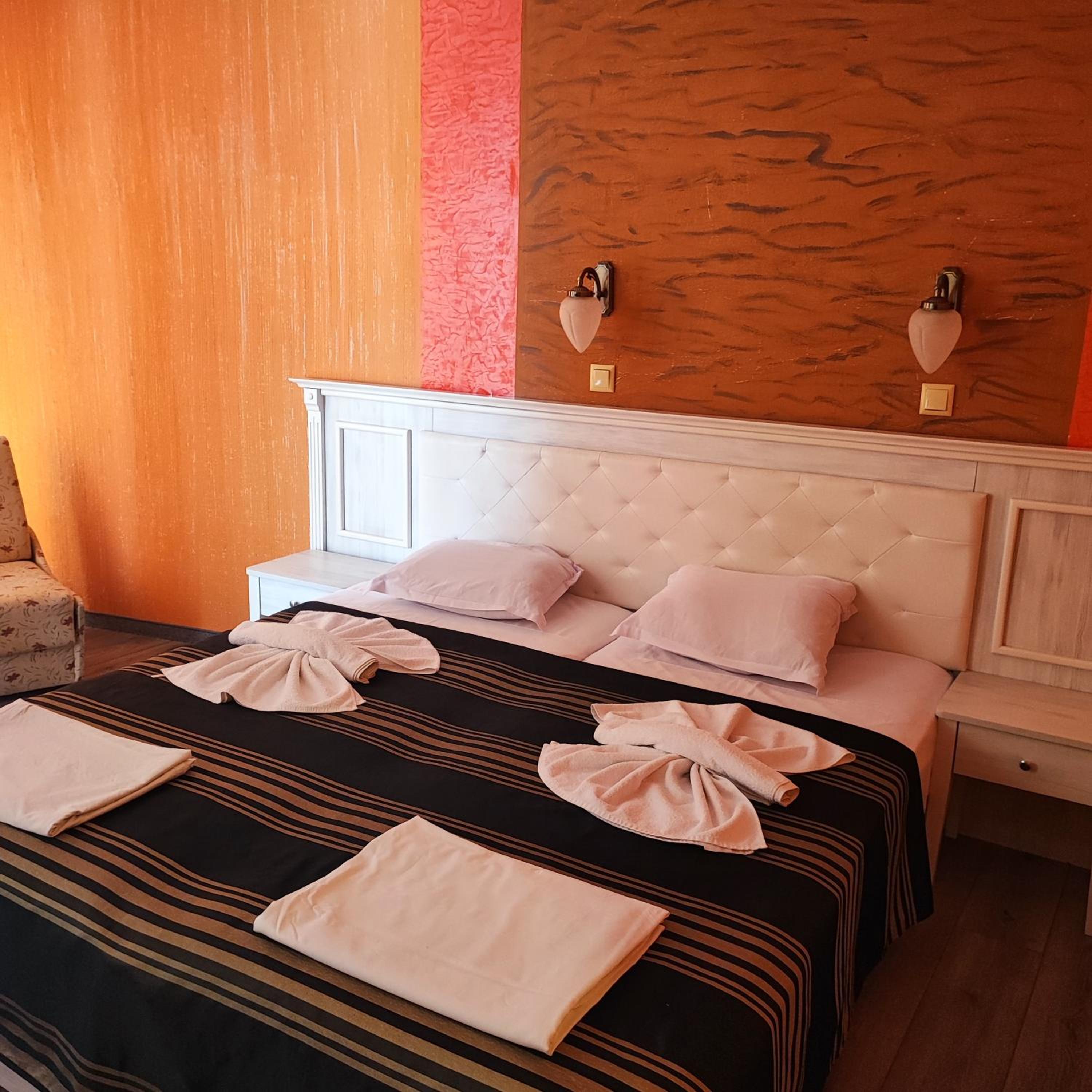 Фото Paros Hotel Pomirie Bulgaria