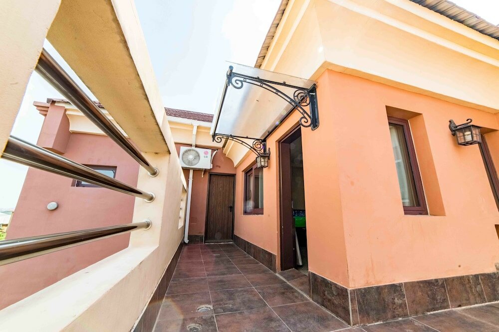 Фото Alphaplus Apartments