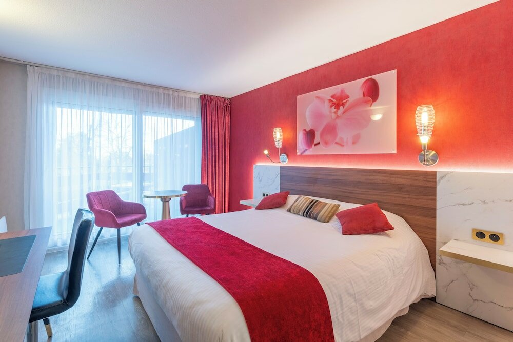 Фото Logis Hôtel l'Arc en Ciel