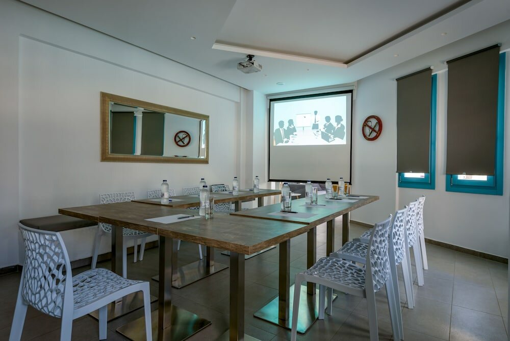 Фото Hotel Nikolas