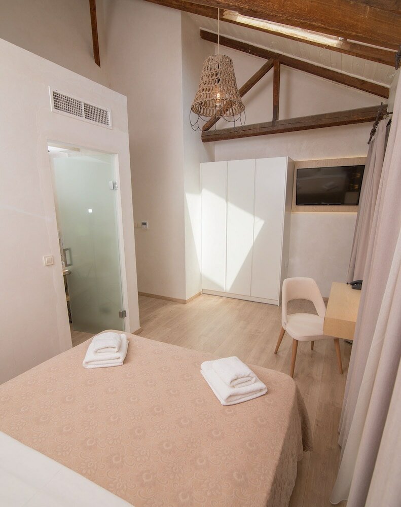 Фото Panellinion Luxury Rooms