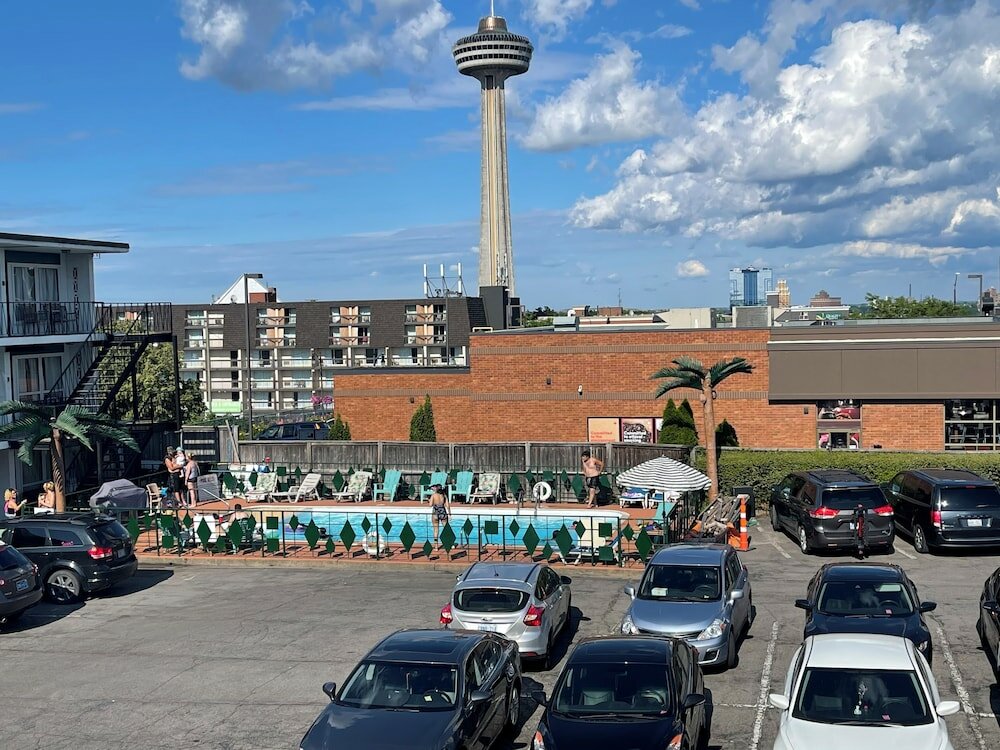 Фото Rainbow Motor Inn - by the Falls