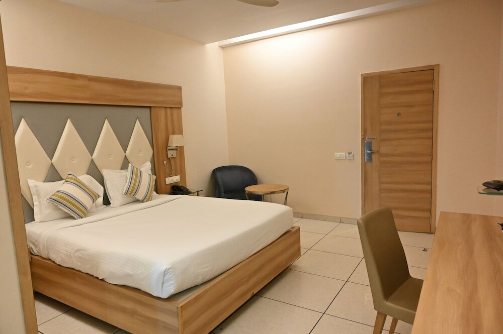 Фото Rang Lords Inn Bharuch