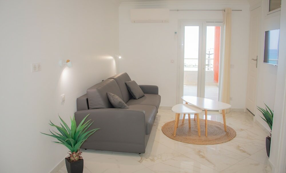 Фото Reine D'Azur Hotel