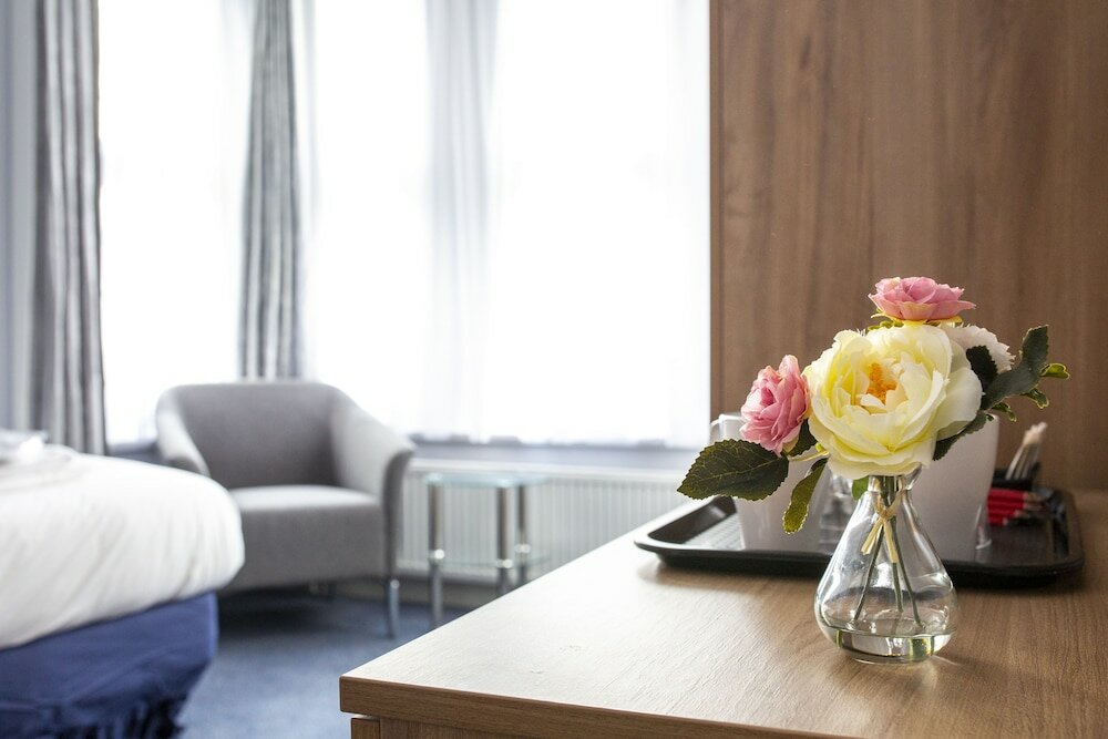 Фото Wellesley Hotel