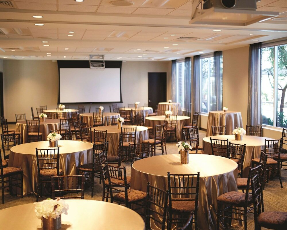 Фото Hyatt Place Las Vegas at Silverton Village