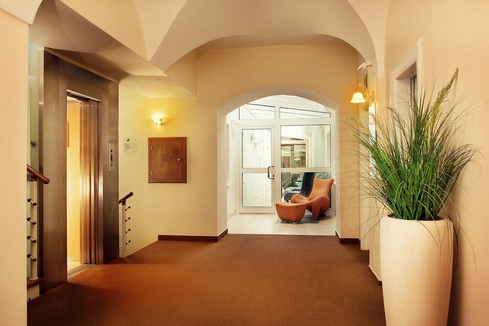 Фото Hotel Ambassador