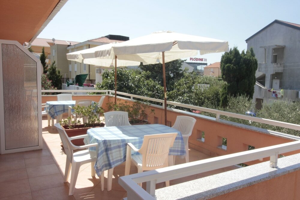 Фото Studios & Rooms Fiesta