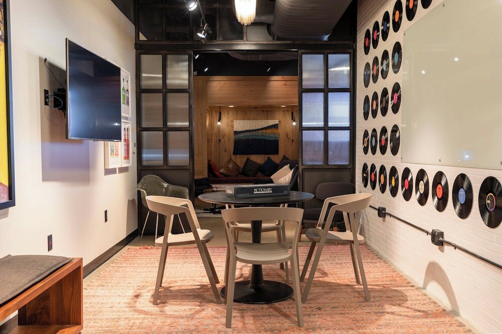 Фото Moxy Nashville Downtown