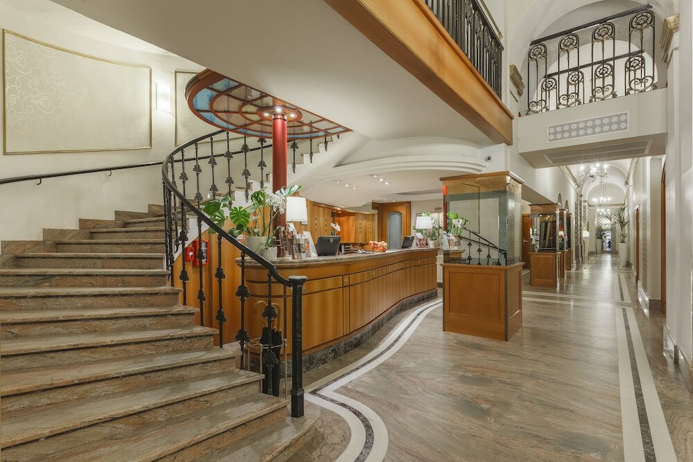 Фото отеля 2