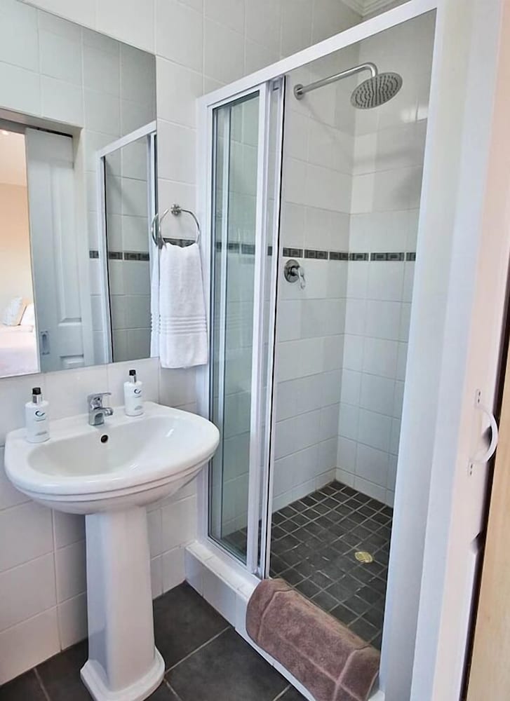 Фото Jeffreys Bay Luxury Apartments