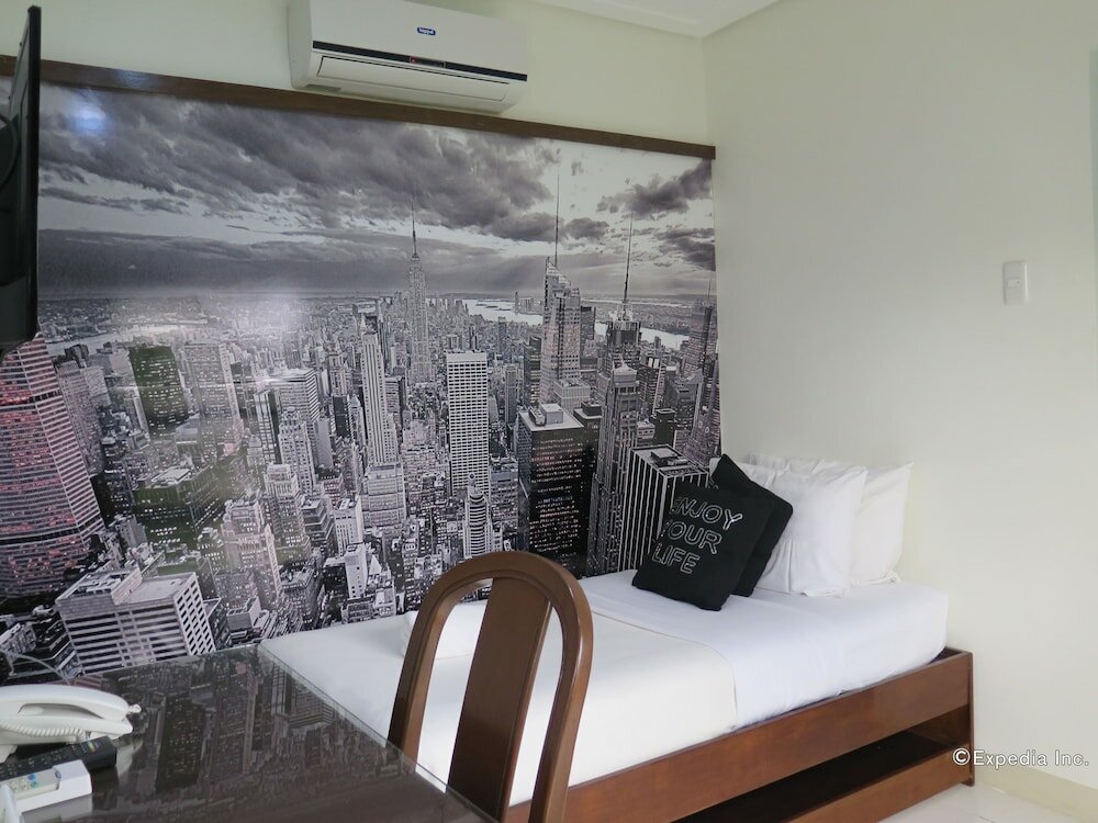 Фото 717 Cesar Place Hotel