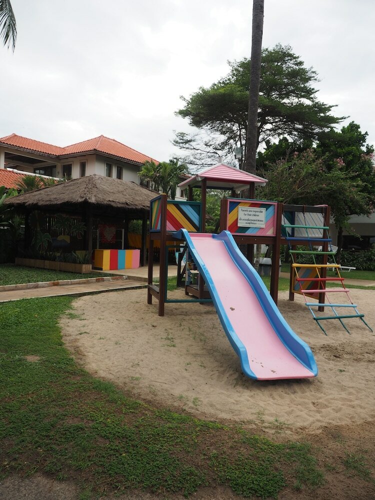 Фото Novotel Rayong Rim Pae Resort