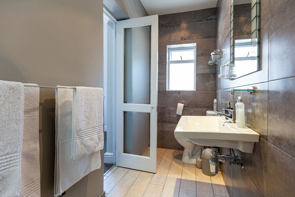 Фото 4 on Varneys Guest House