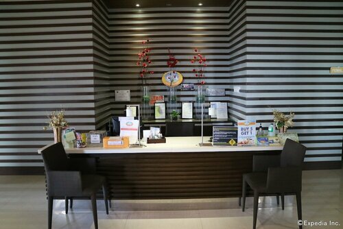 Гостиница Avenue Suites Hotel в Баколоде