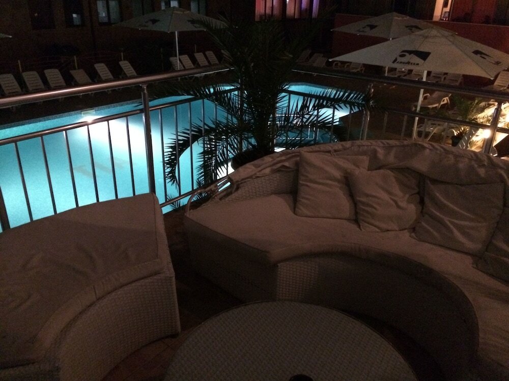 Фото TM Deluxe Hotel