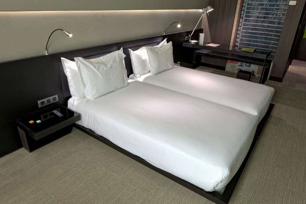 Фото Hotel Silken Gran Teatro Burgos