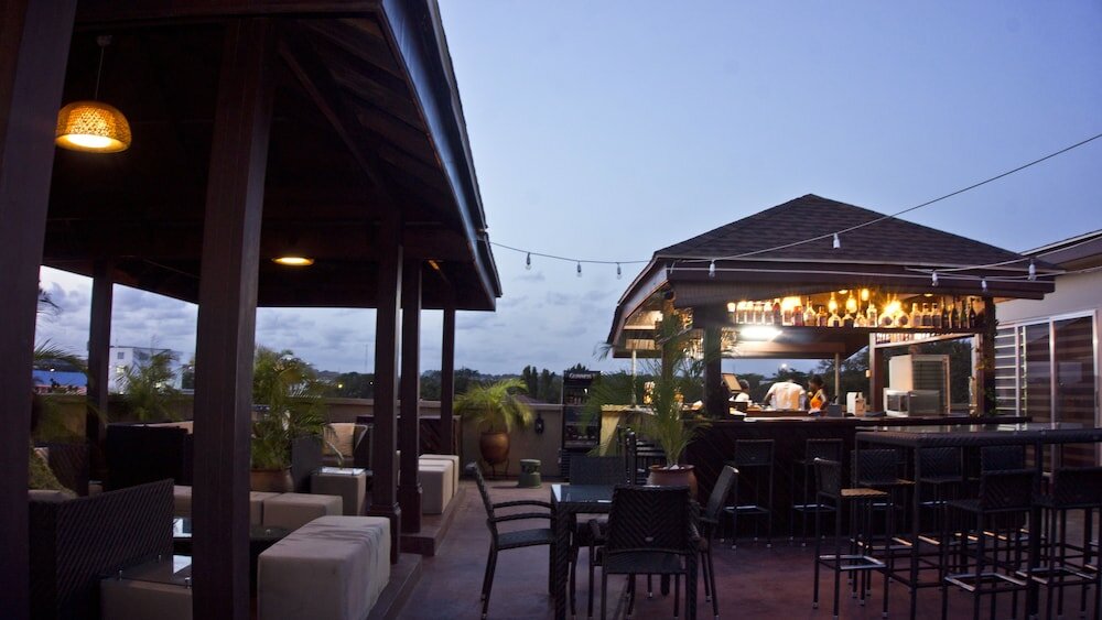 Фото Tropical Enclave Hotel