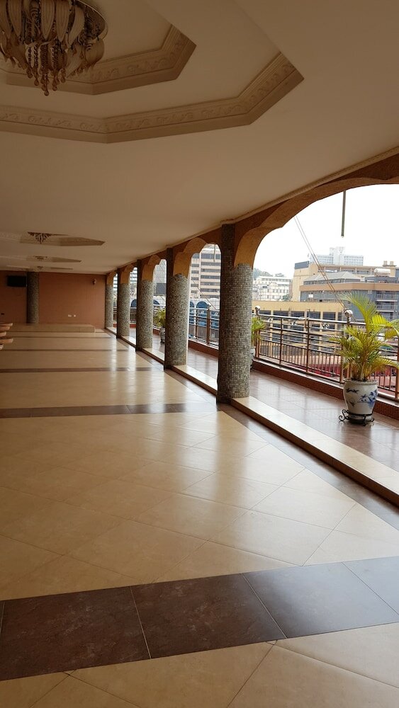 Фото Biraj International Hotel