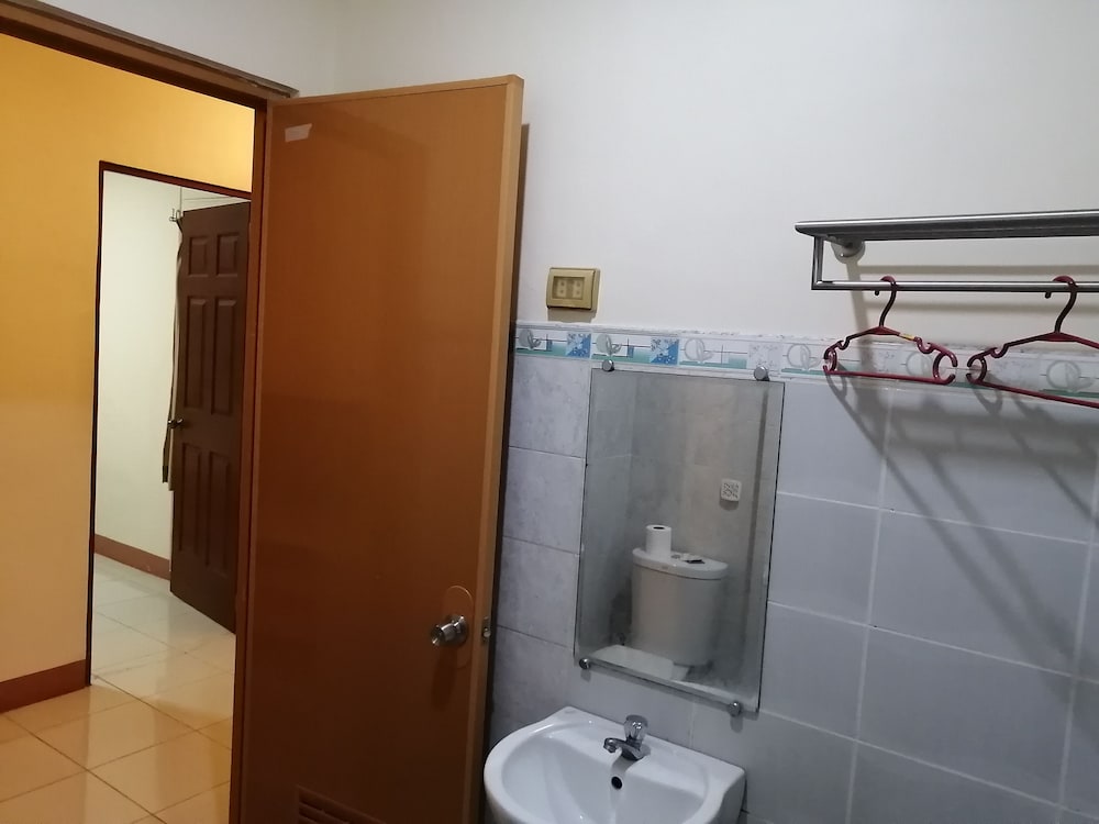 Фото Manora Apartments and Guest House