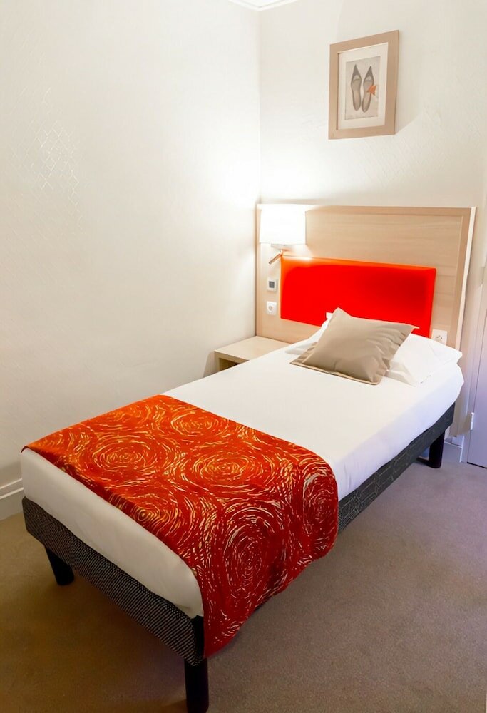 Фото D'win Hotel