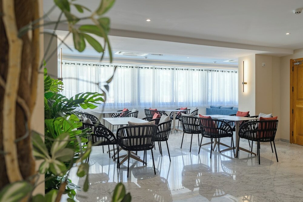 Фото Porto Azzurro Aparthotel