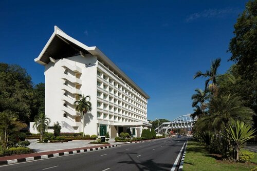Внешний вид отеля Radisson Hotel Brunei Darussalam в Бандар-Сери-Бегаване, фото 2
