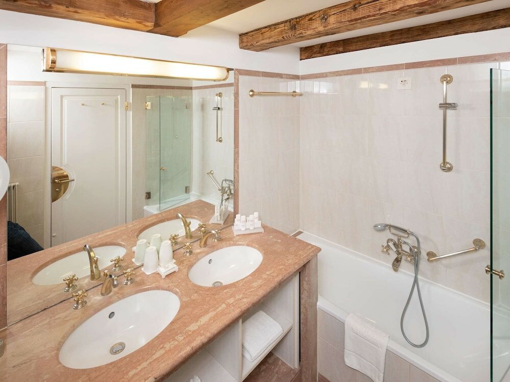 Фото Radisson Blu Hotel Altstadt, Salzburg