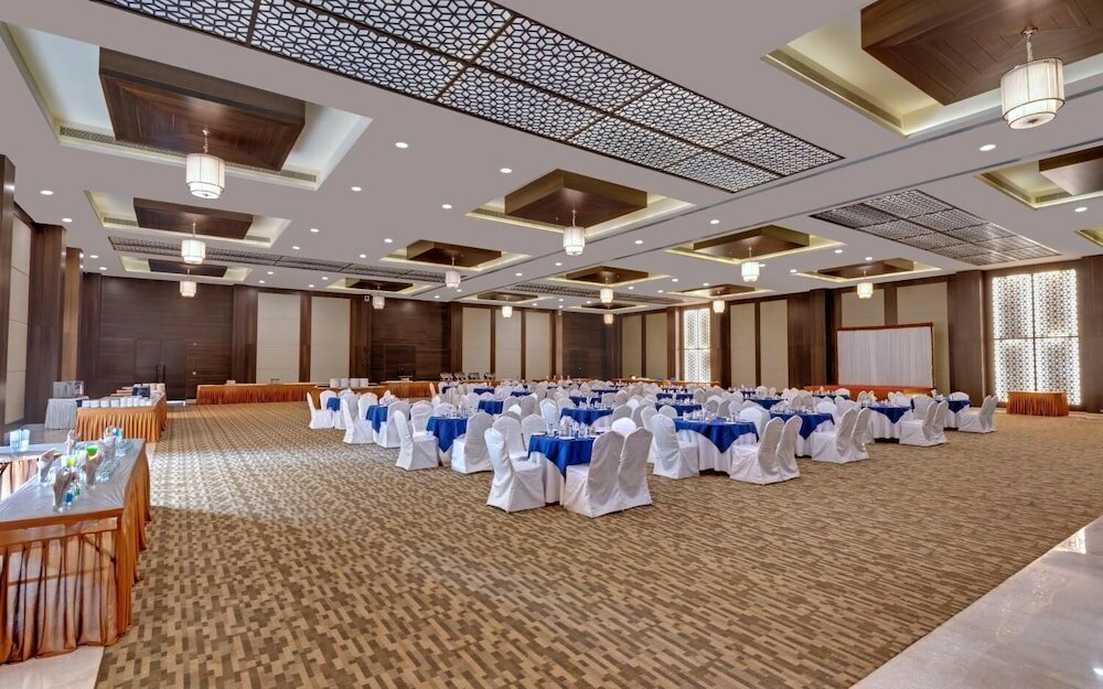 Фото Iscon The Fern Resort & SPA, Bhavnagar