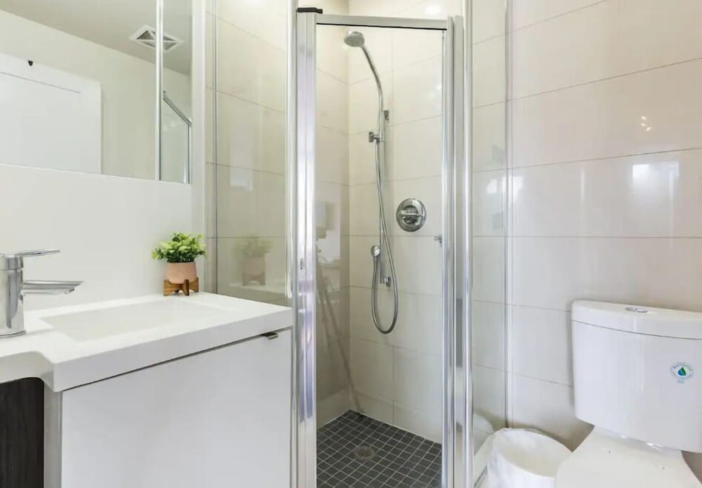 Фото Life Suites Loft - Cn Tower