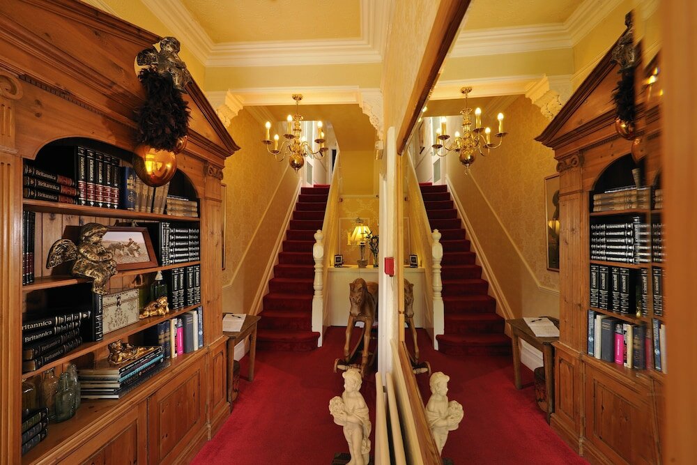 Фото Howarth House Apartments