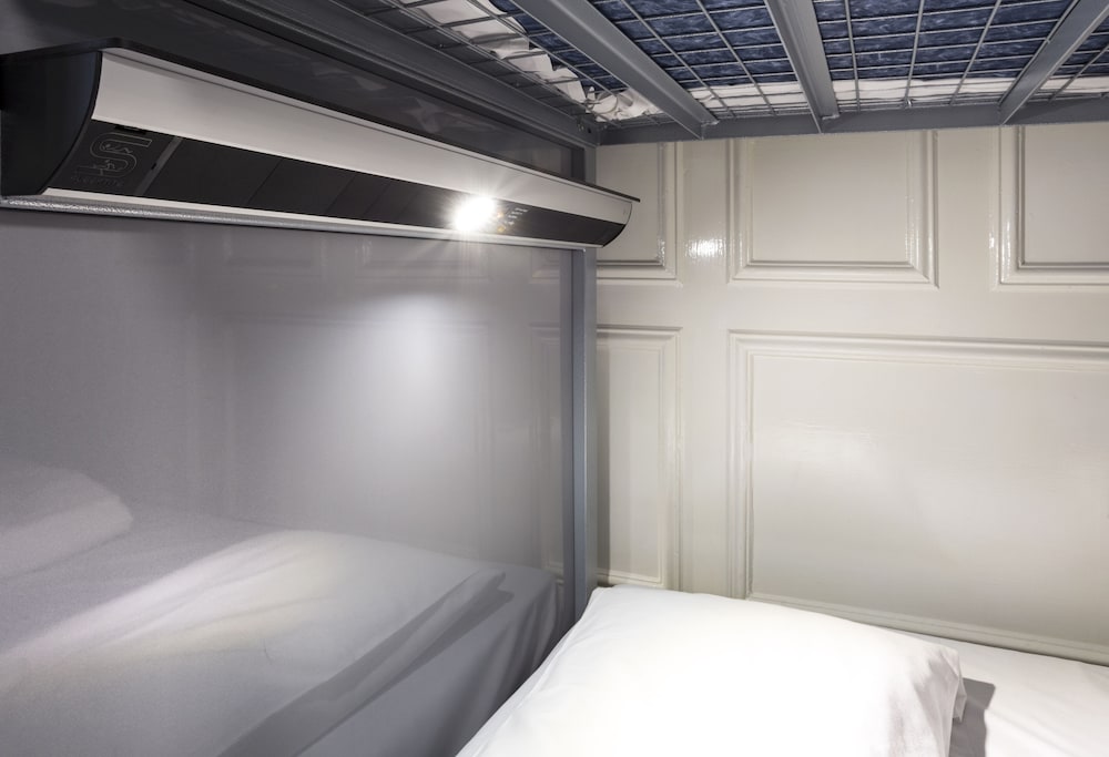 Фото Astor Kensington Hostel