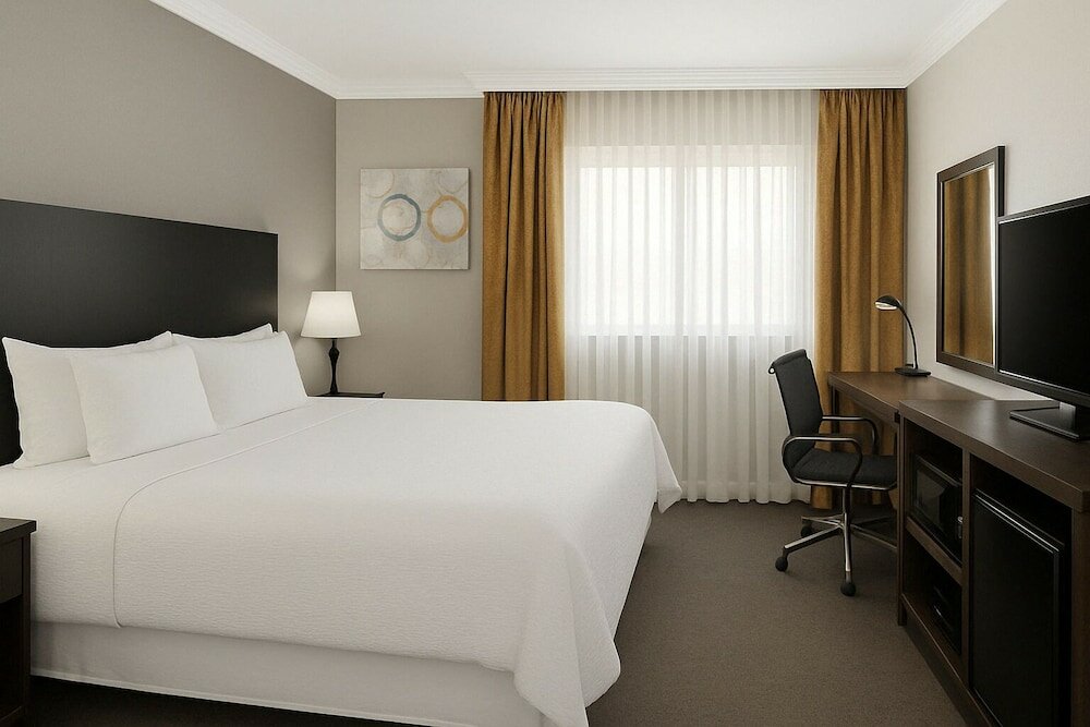 Фото The Live Hotel