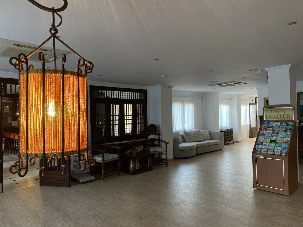 Фото Hostal Villa Rosa