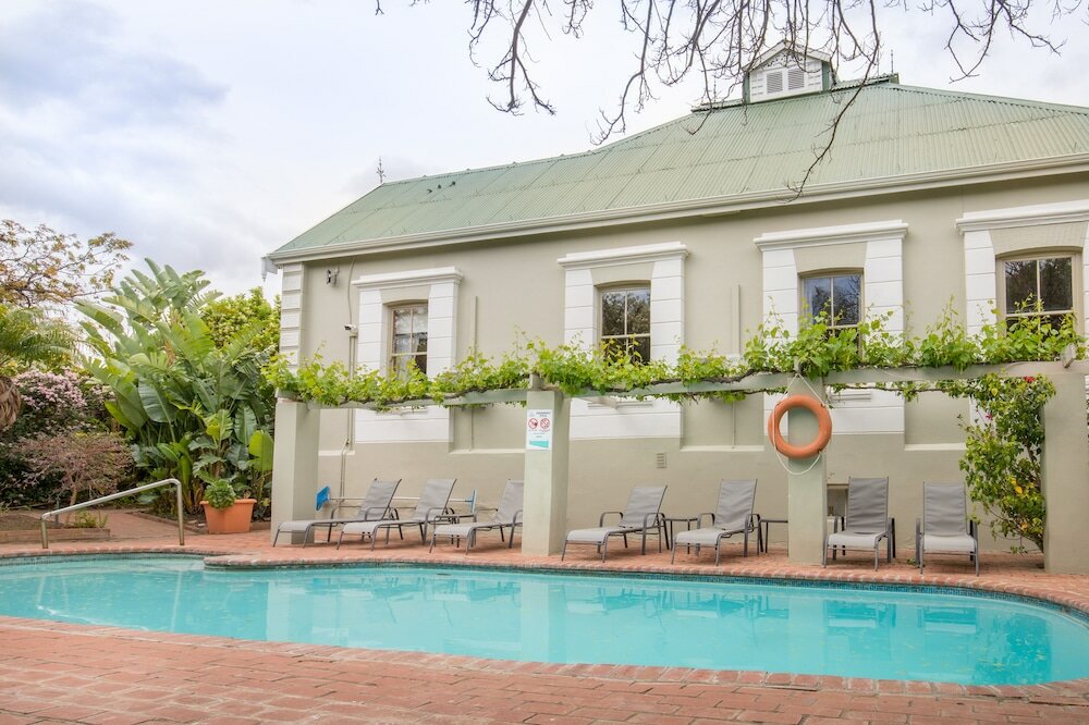 Фото Montagu Country Hotel