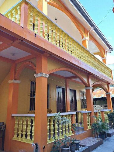 Гостиница Queen of Isle Restaurant and Cottages в Провинции Восточный Миндоро