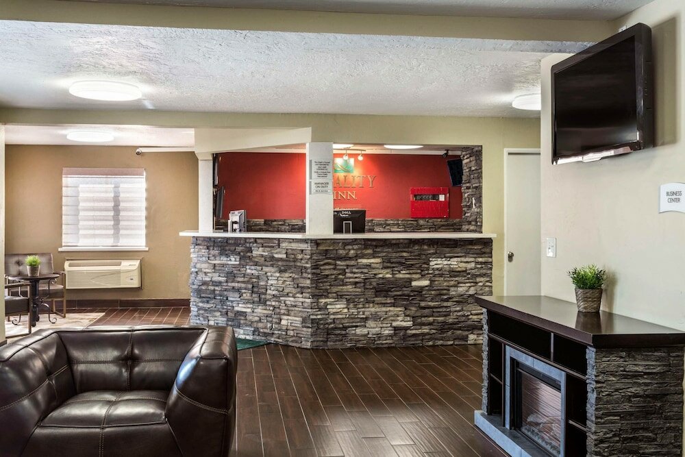 Фото Quality Inn Downtown
