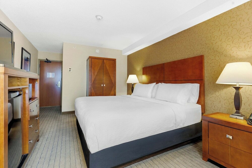 Фото Allure Hotel & Suites