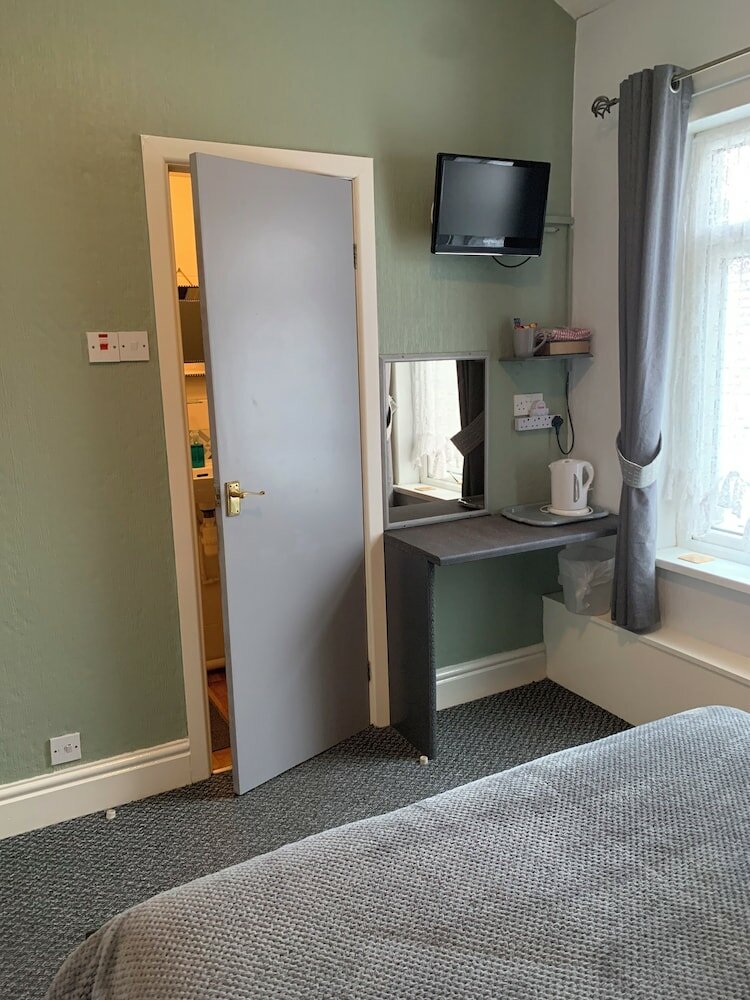 Фото Hornby Villa 4 B&b