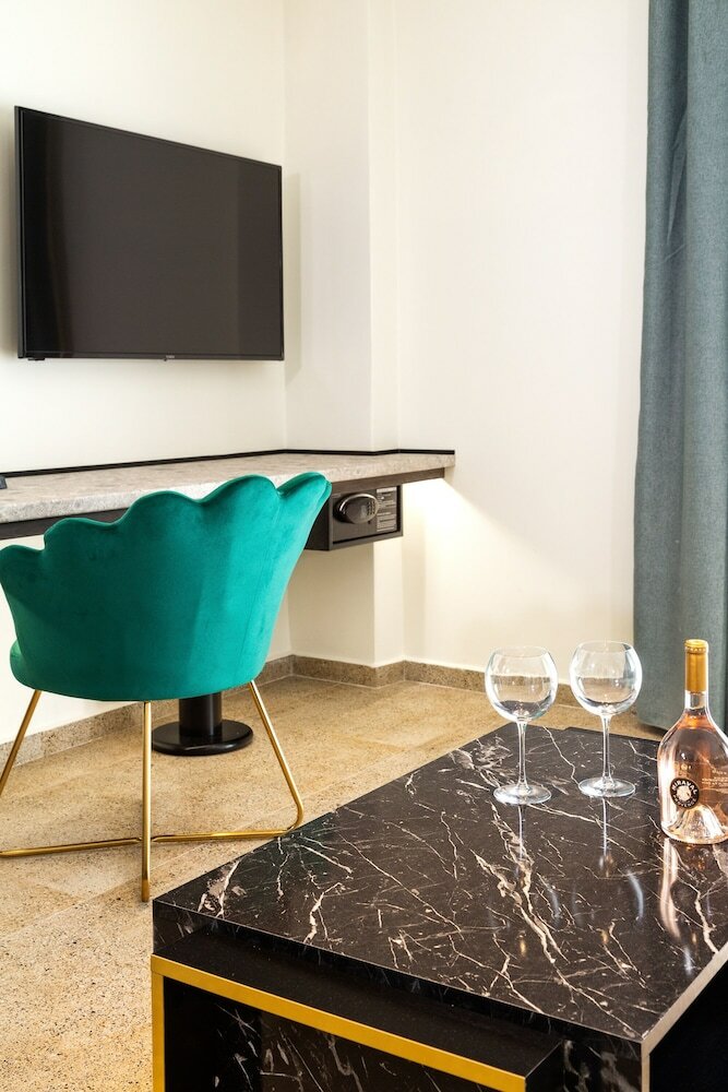 Фото Athens Ivy Suites