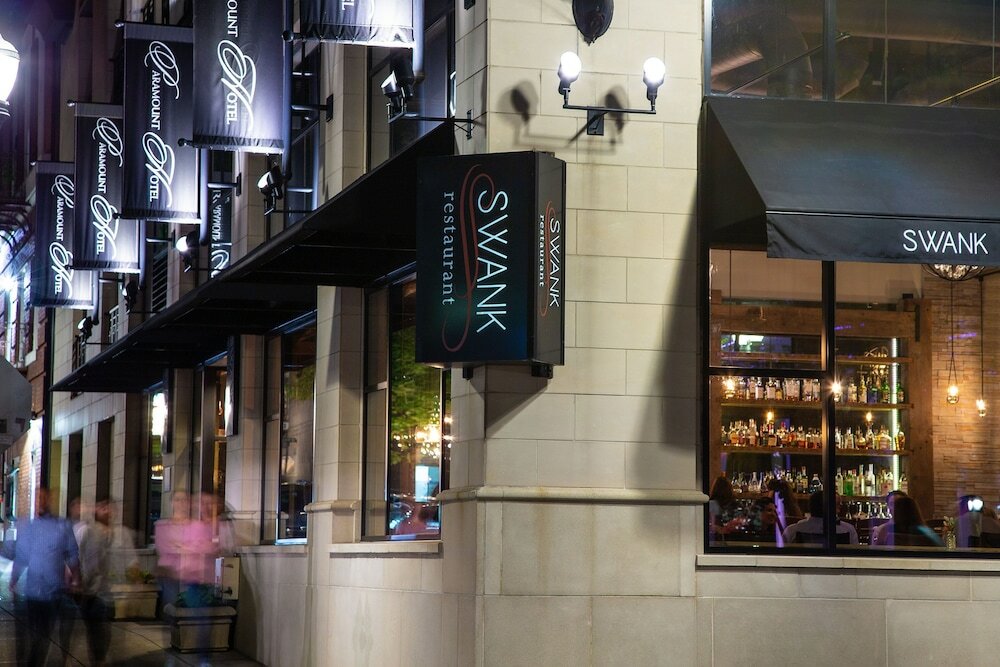 Фото The Paramount Hotel