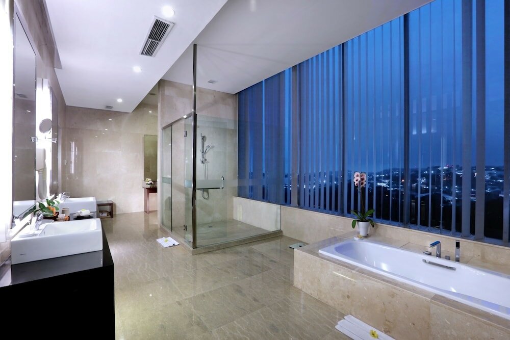 Фото Grand Candi Hotel