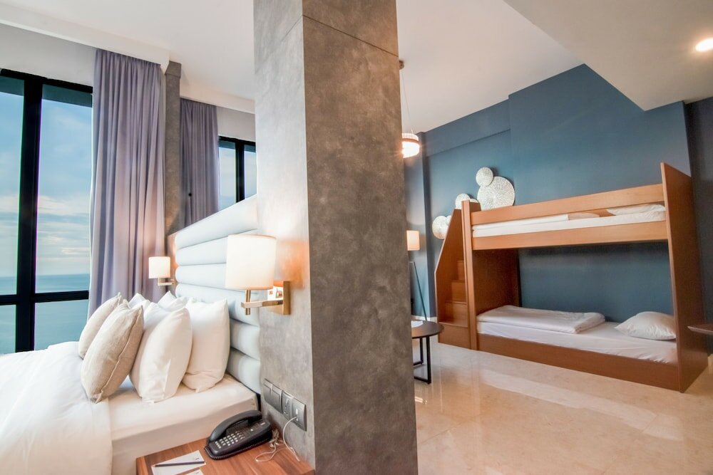 Фото Hompton by the Beach Penang